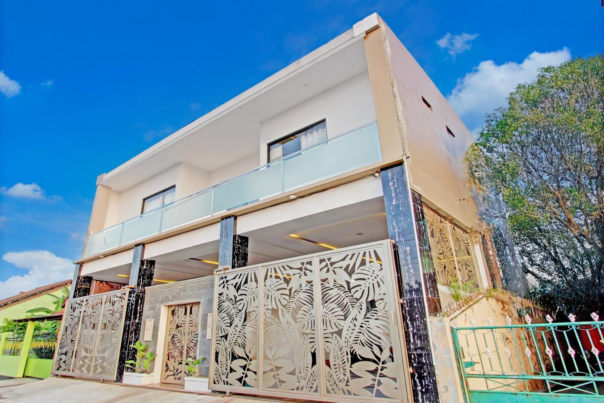 Hotel O Purwokerto Near Taman Andhang Pangrenan Formerly Harvest Inn מראה חיצוני תמונה